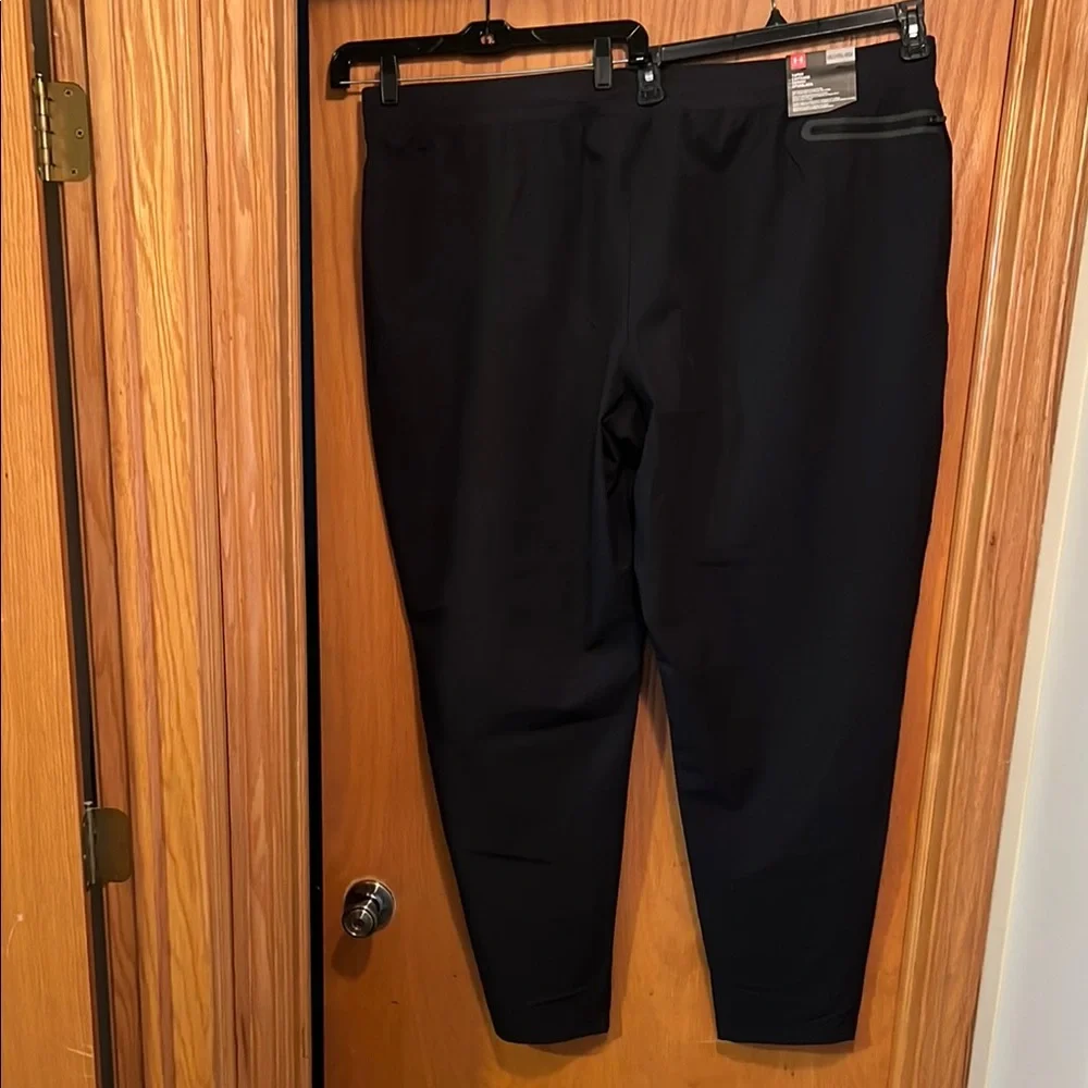 Under Armour Black Sweatpants Performance Joggers - Picture 7 of 8